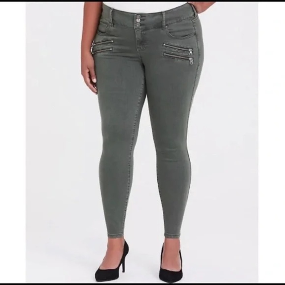 Torrid Gray Skinny Super Stretch Jeans Jeggings with Zipper Details Size 18R